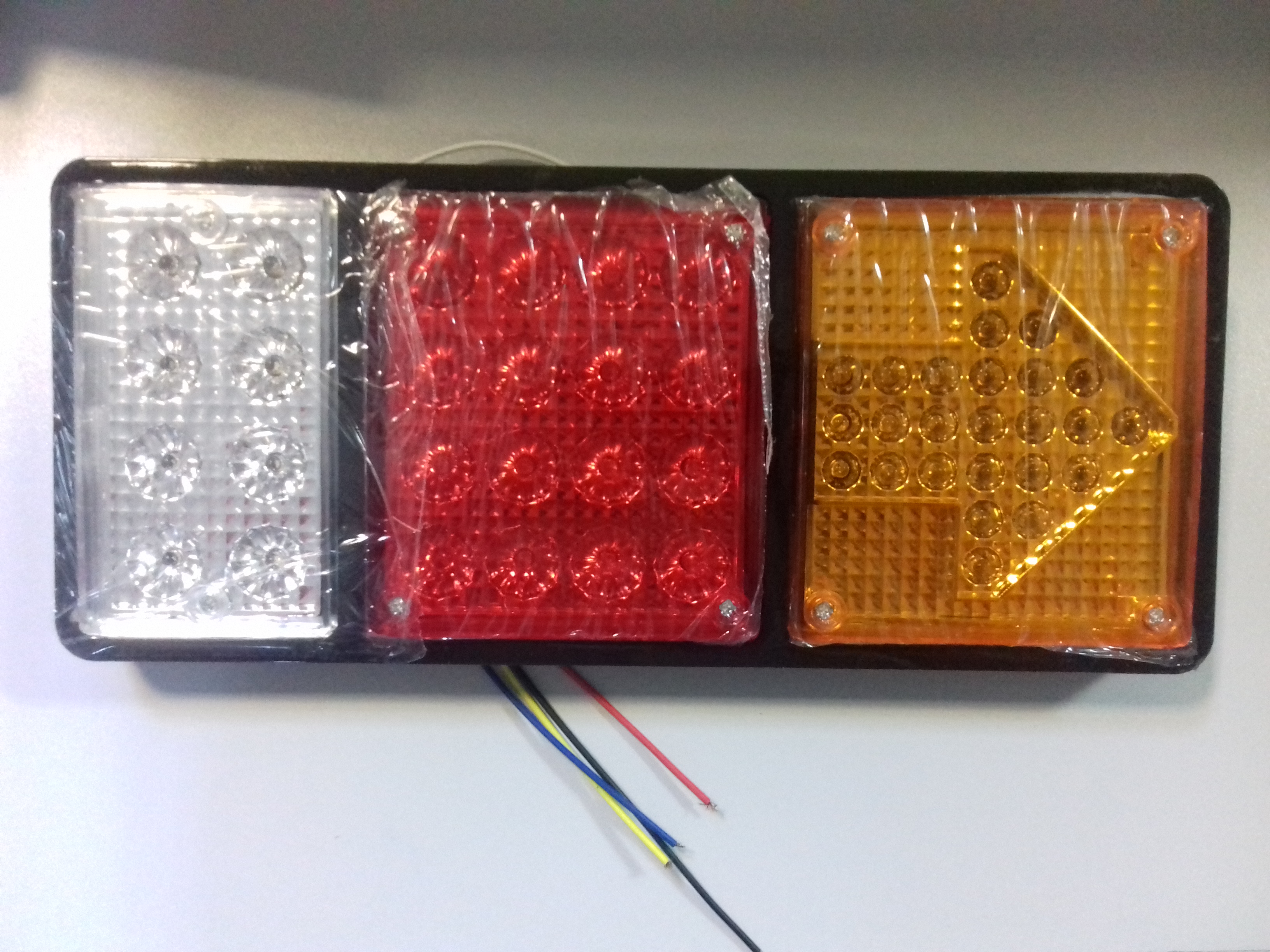 (44) LAMPA CU LED 12V