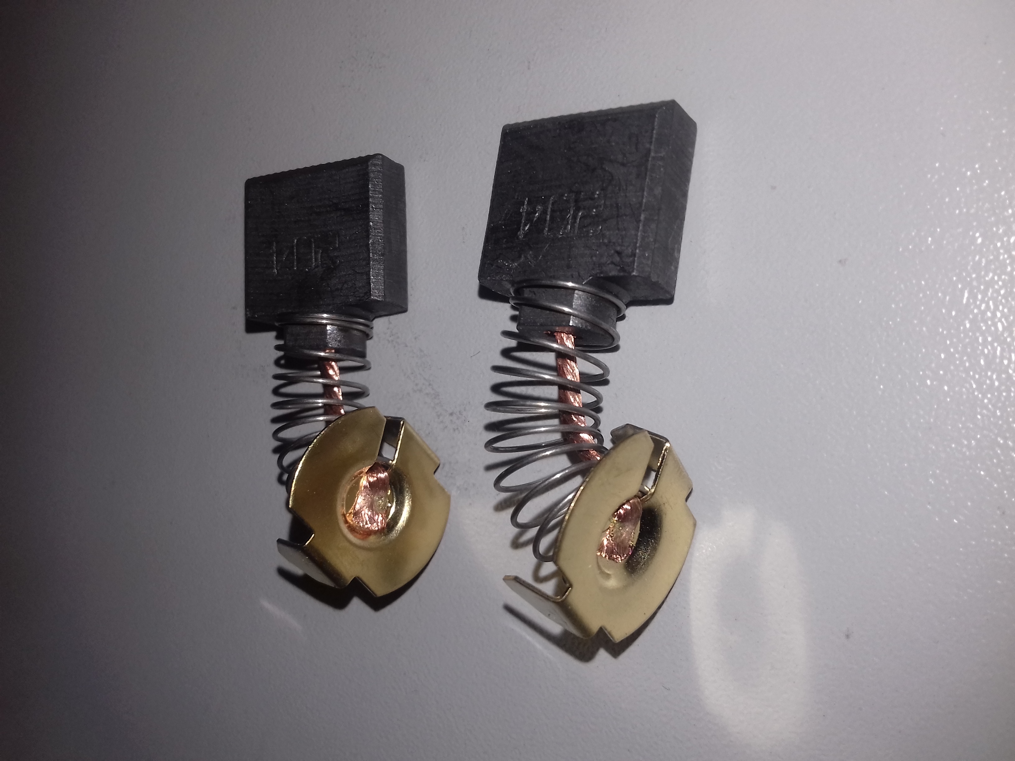 PERII (CARBUNI) 191957-7