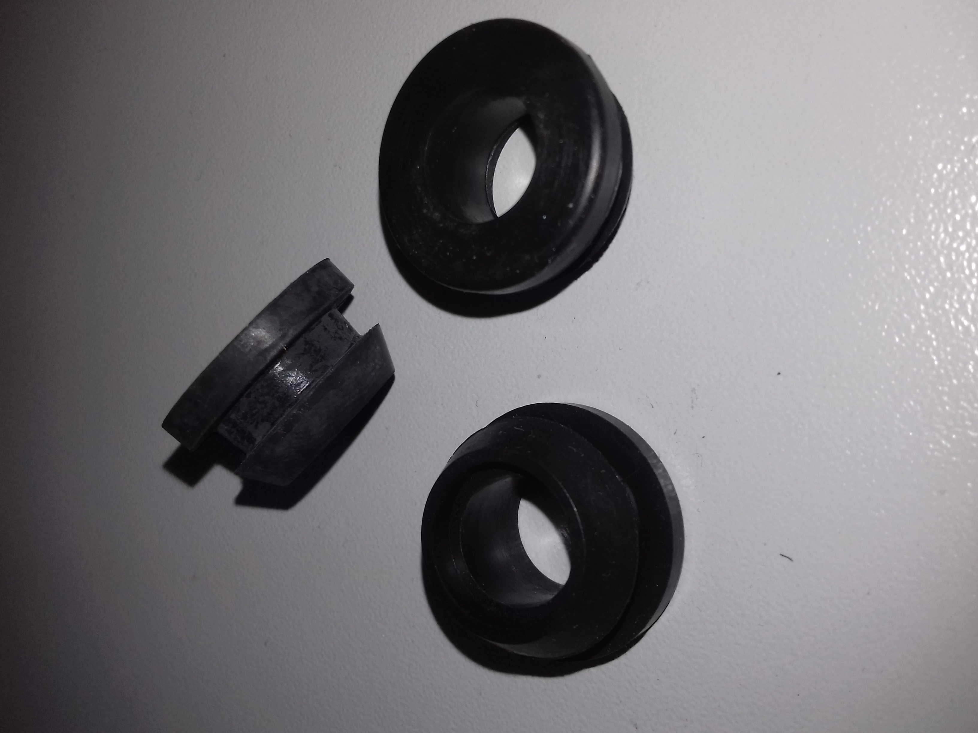 4199/0003 GARNITURA GROMMET